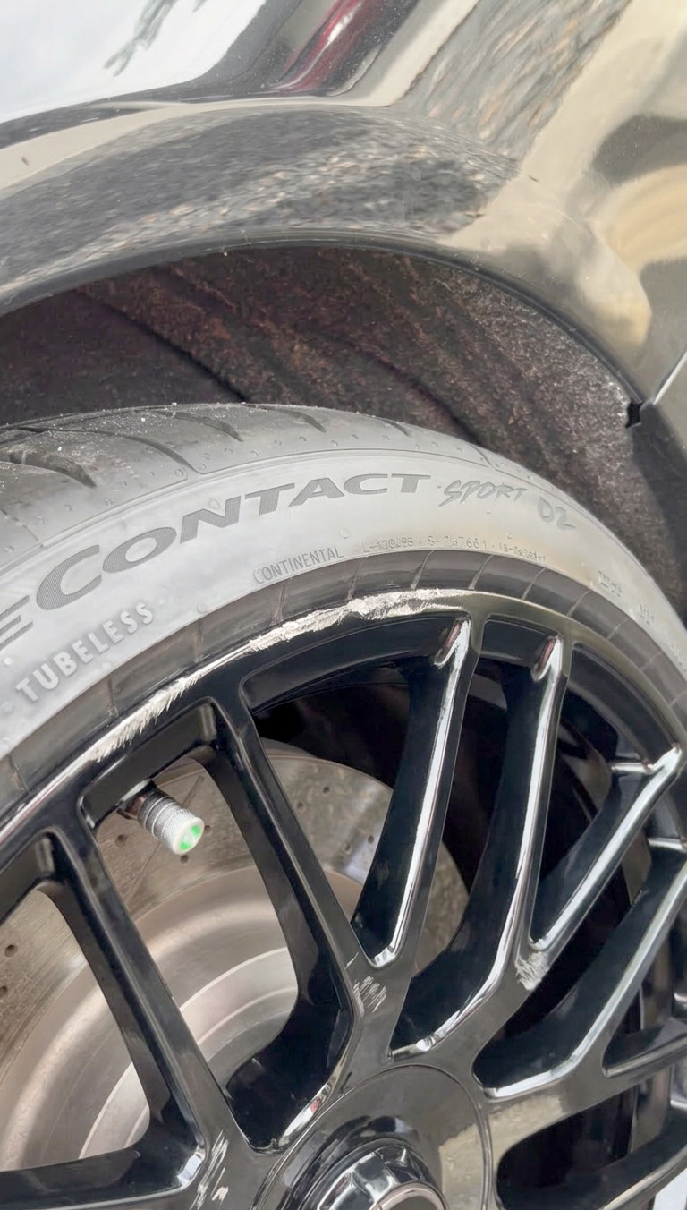 Damaged wheel before repair 2