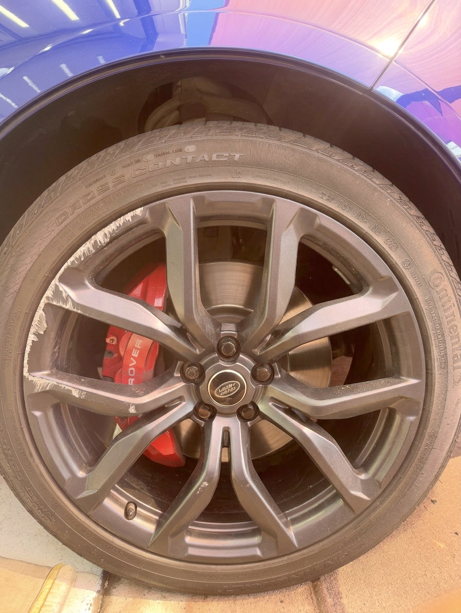 Damaged wheel before repair 4